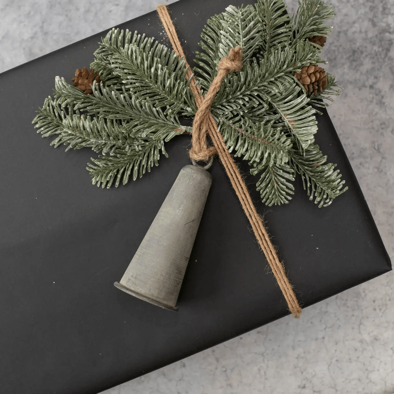 5.25″ Galvanized Ivy Bell Ornament